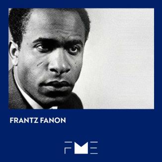 Frantz Fanon est né le 20 juillet 1925 à Fort-de-France en Martinique. Son père est inspecteur des douanes et sa mère commerçante, issus de la petite-bourgeoisie métissée du territoire. 