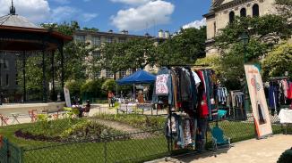 Market Party square Serge Reggiani 