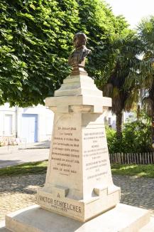 Place Victor Schoelcher Houilles