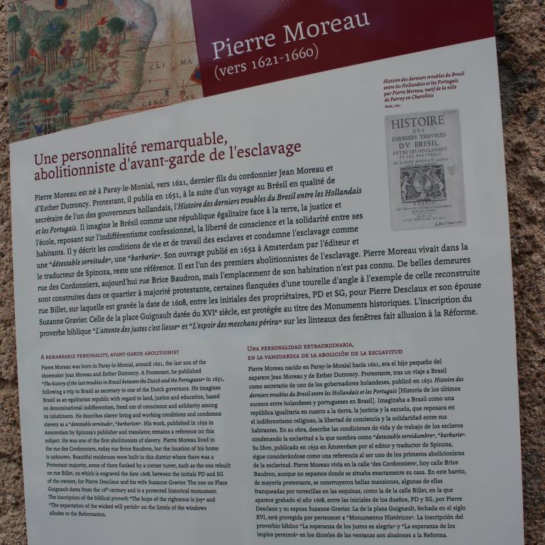 Plaque en hommage a Pierre Moreau