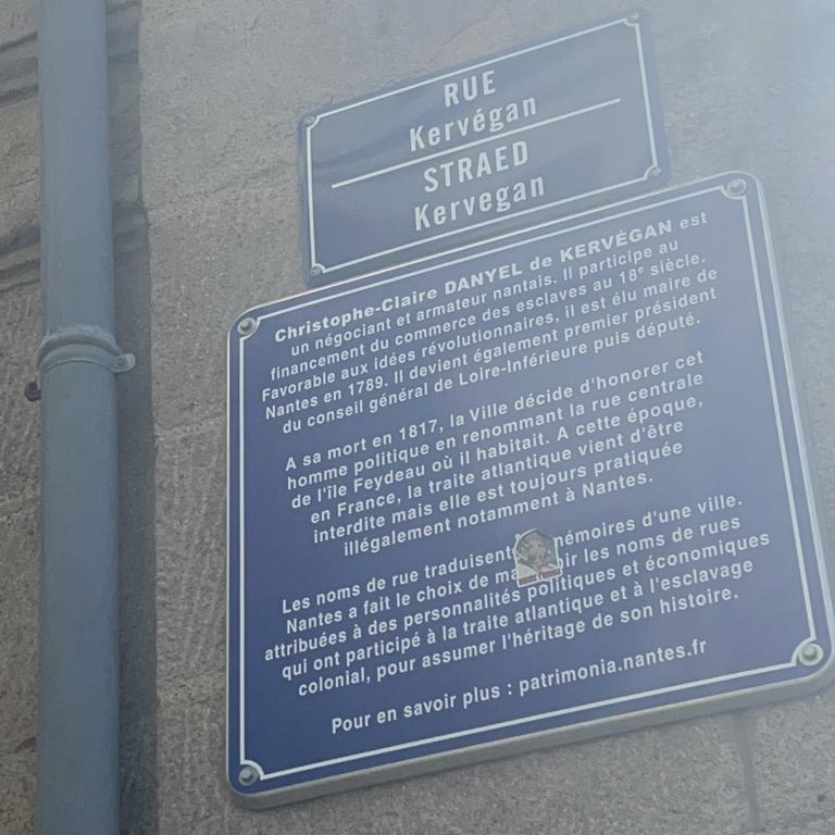Plaque de la rue "Kervégan" à Nantes